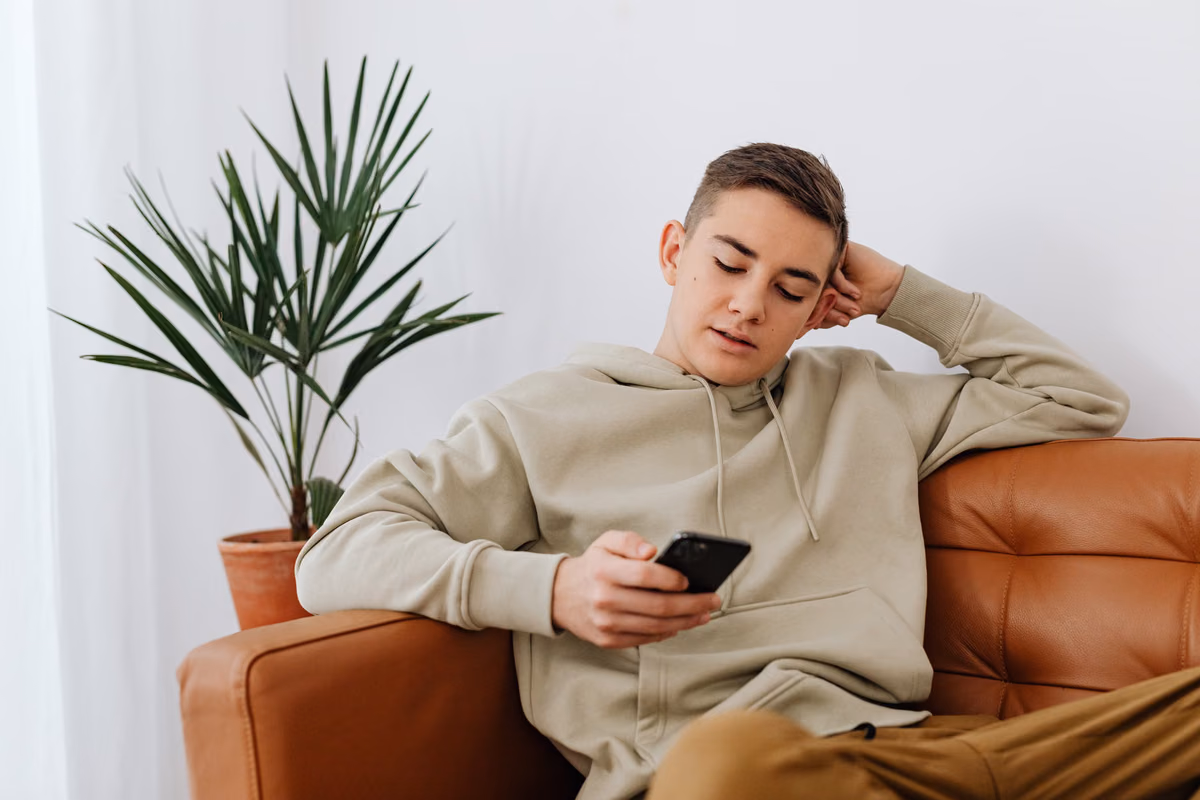 Le téléphone portable chez les adolescents, comment le gérer ?