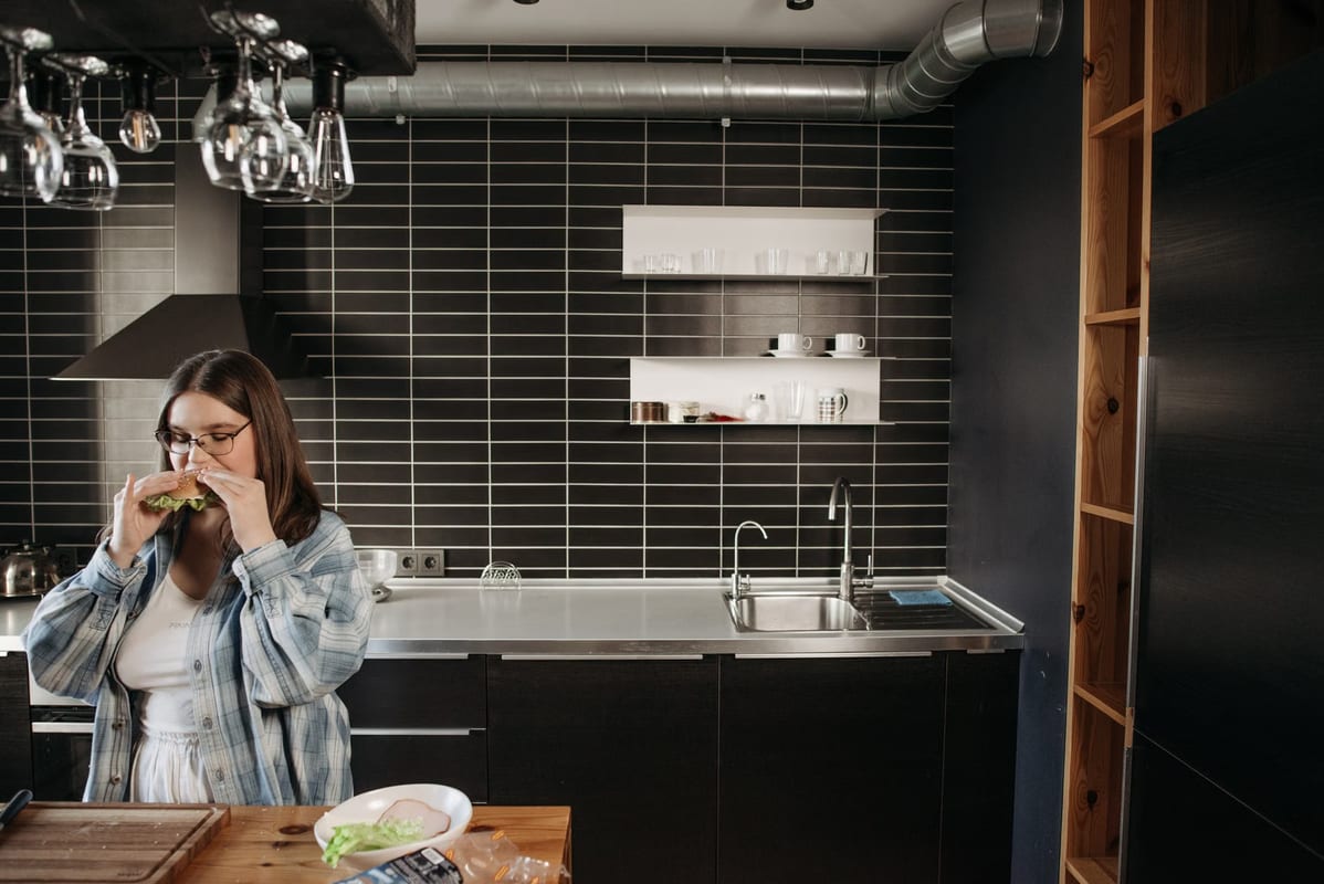 Les hottes aspirantes, un élément utile et décoratif dans votre cuisine